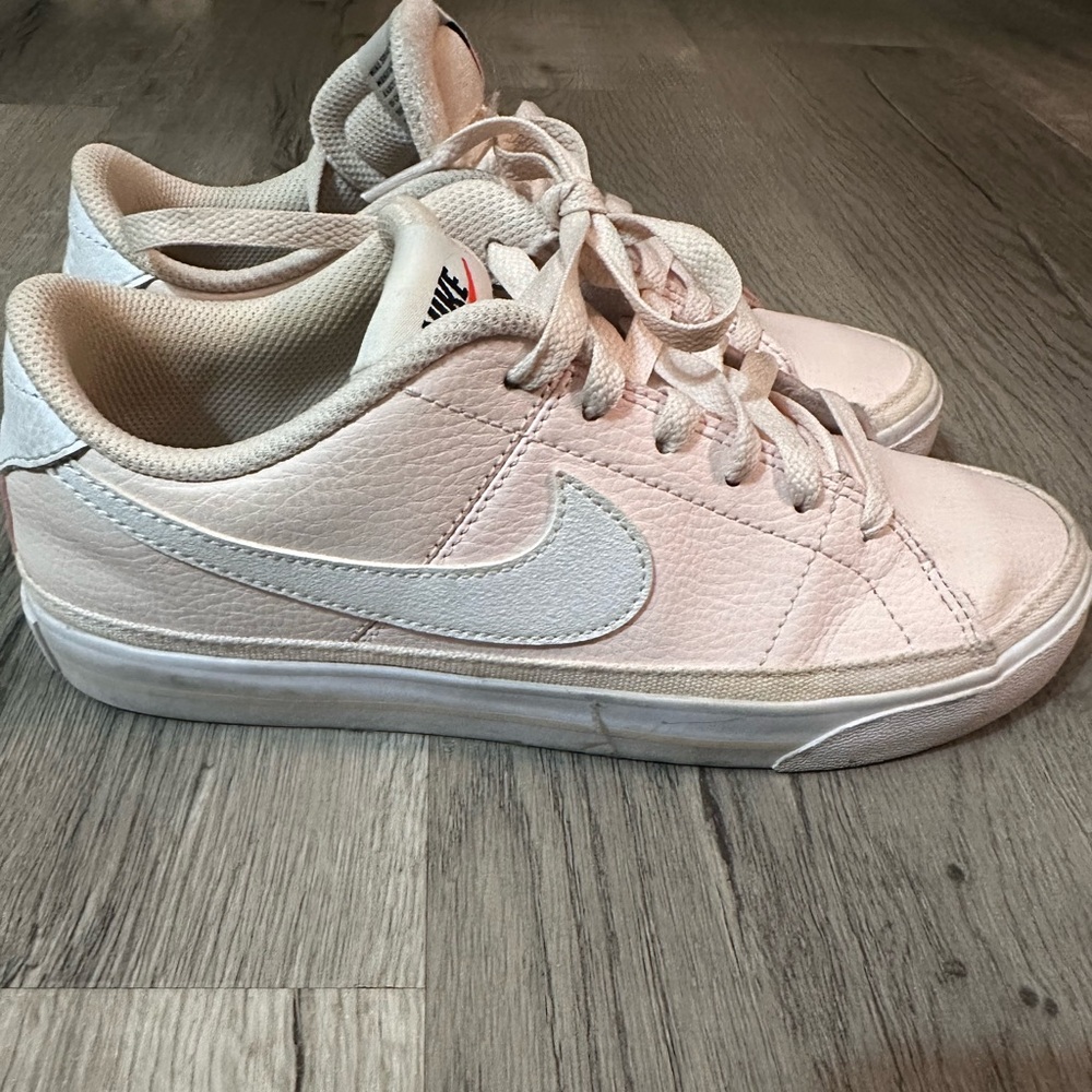Womens pink Nike shoes